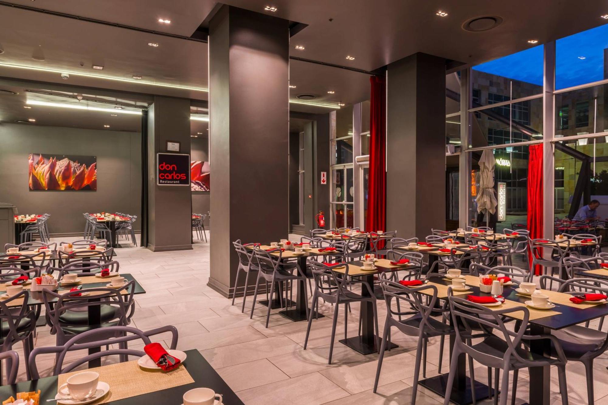 Protea Hotel By Marriott Gaborone Masa Square Exterior photo